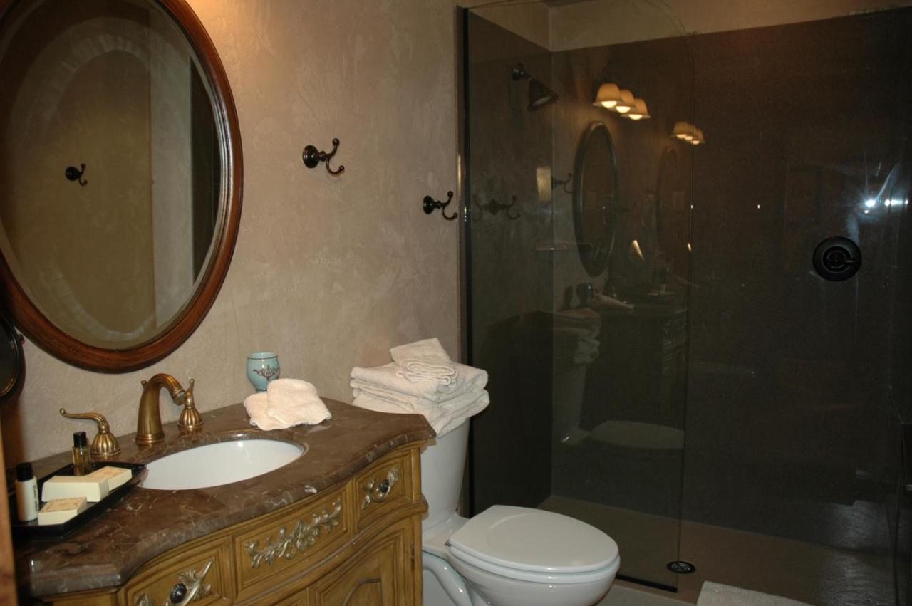 Hotel Chateau Chamonix Georgetown Buitenkant foto